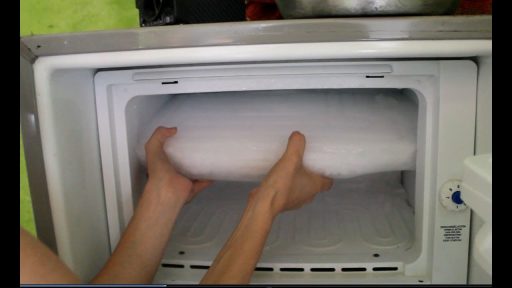 ¿Por qué se hace escarcha el agua en un frigorífico?